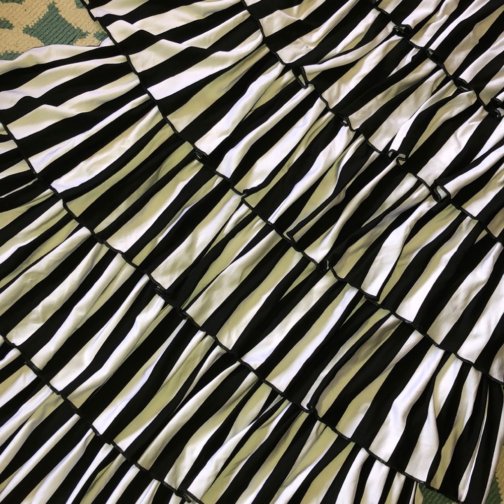 💵SOLD💵 Dainty Jewells Striped Ruffle Skirt - Picture 3 of 6